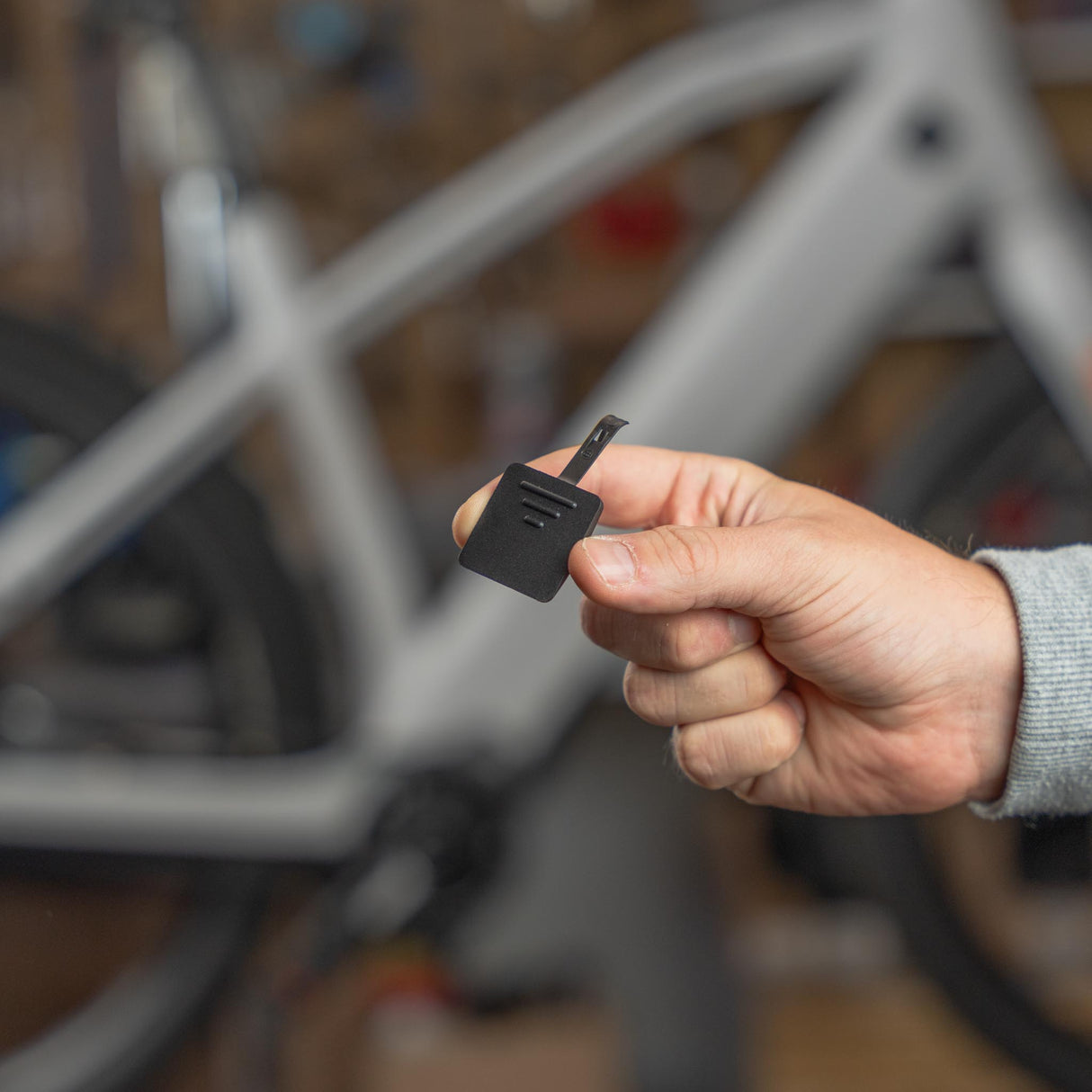 Couvercle prise du chargeur universel sauf ST7 - Stromer