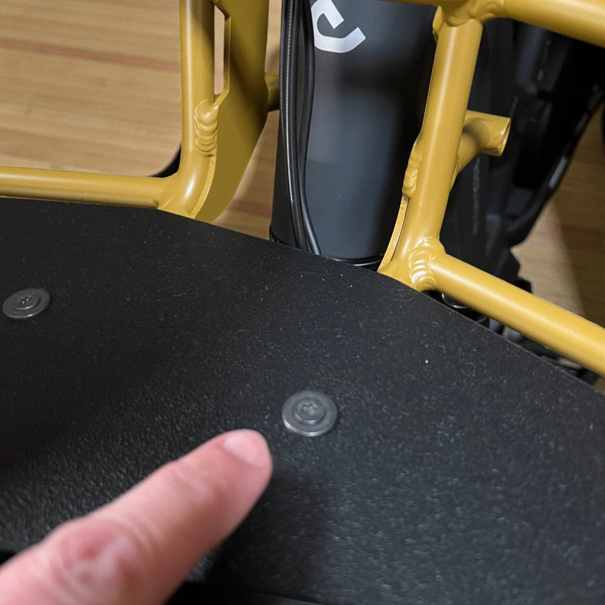 Vis tête fraisée pour plateau porte bagages avant, plateau arrière, kit safety bar, etc - Riese & Müller